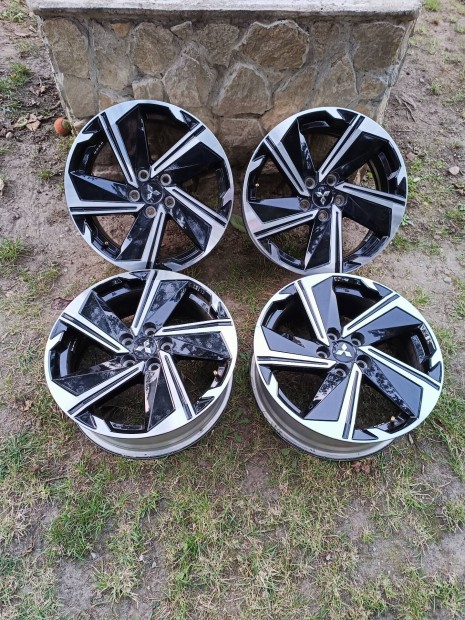 5x114,3 18 / 18" Gyri Mitsubishi alufelni szett, szenzorok
