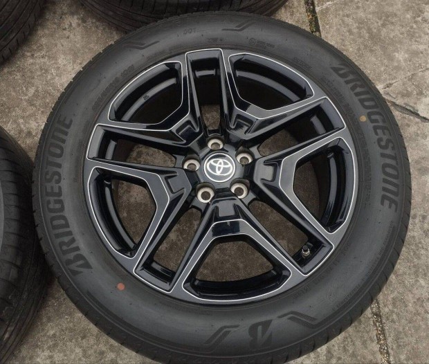 5x114,3 19 Toyota Rav4 GR sport Bridgestone 235/55 r19 " nyári Tpms