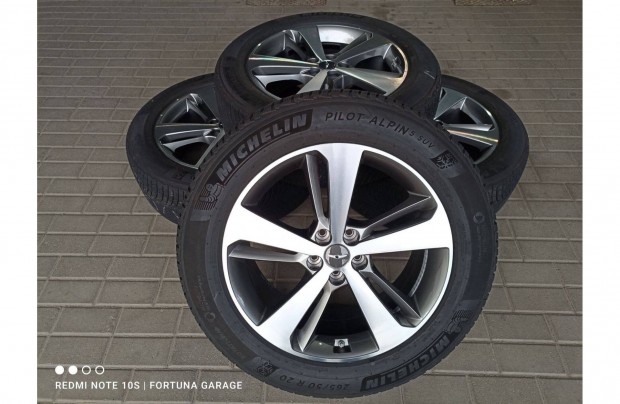 5x114,3 20" Hyundai/Genesis jszer tli kerkgarnitra
