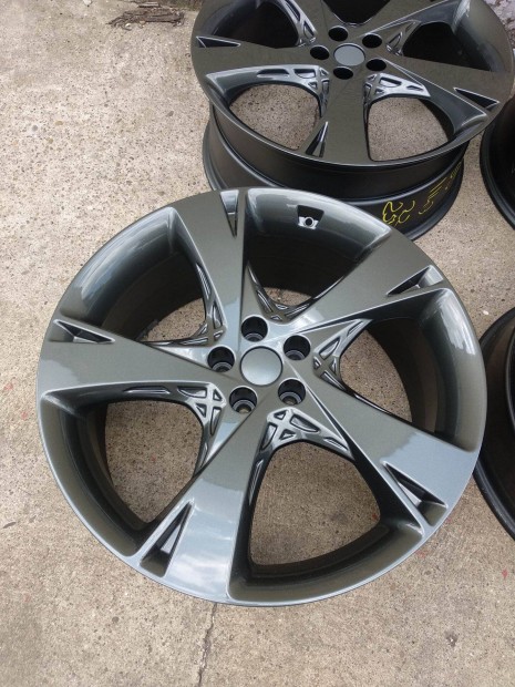 5x114,3 22 Gyri Hyundai alufelni 258000ft a 4db Ingyenposta!/87/