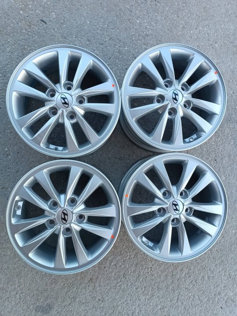 5x114,3 6x15 r15 et46 új gyári Hyundai Kia alufelni garnitúra.