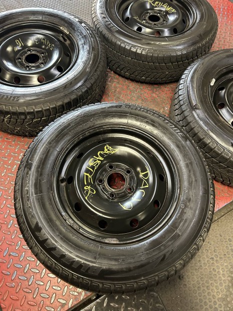 5x114,3 Dacia Duster,Nissan Juke 16"téli Bridgestone R16, 16