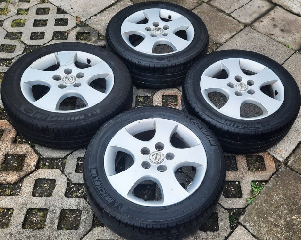 5x114.3 Eredeti Nissan Alufelni 16"