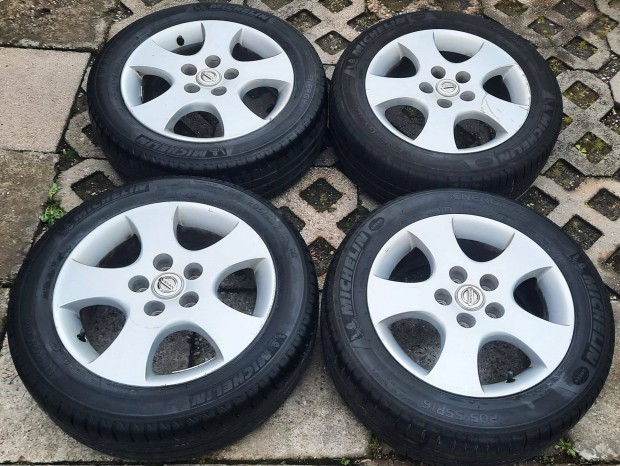 5x114.3 Gyári Nissan Alufelni 16"