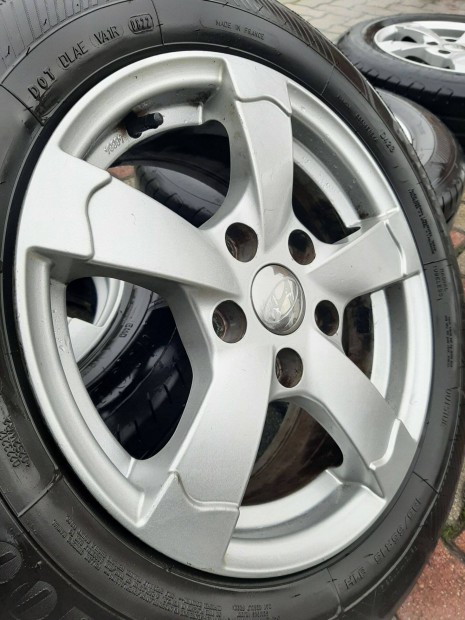 5x114.3 Hyundai, Kia, stb. alufelni Goodyear gumival elad