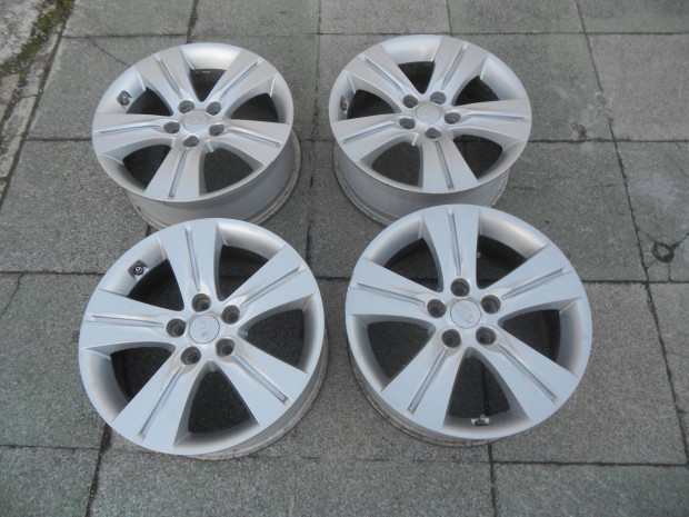 5x114.3 Kia gyári 17" alufelni szenzorral 17 coll