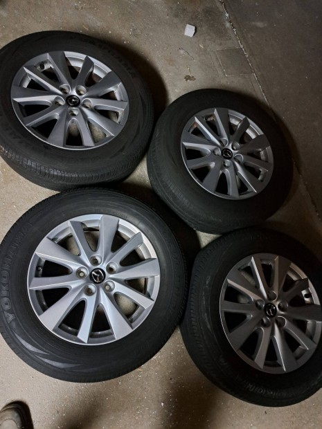 5x114,3 Mazda 17" alufelni garnitra elad!