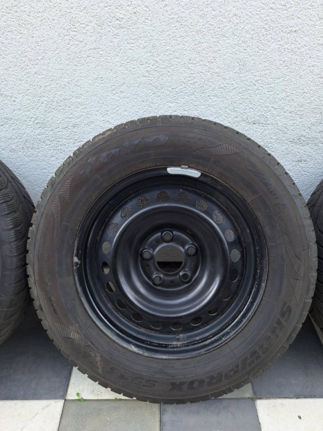 5x114.3 Nissan Renault Dacia 16 -os lemezfelni jszer tligumikkal
