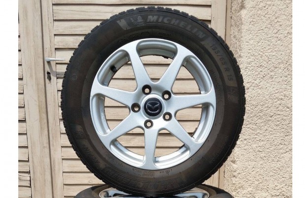 5x114,3 R15 Mazda Alufelni nagyon jó gumival 195/65 Hyundai Kia Honda