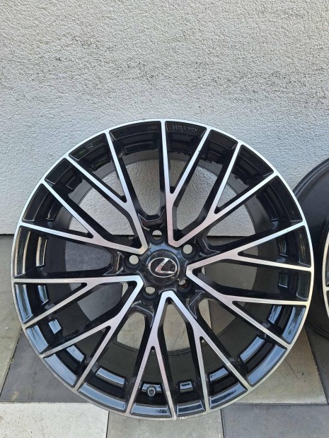 5x114.3 Toyota/Lexus specifikus MAK 19 col felni