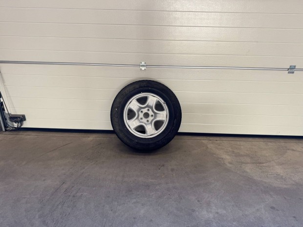 5x114,3 Toyota Rav 4 felni lemezfelni, 215/70R16 nyári gumi