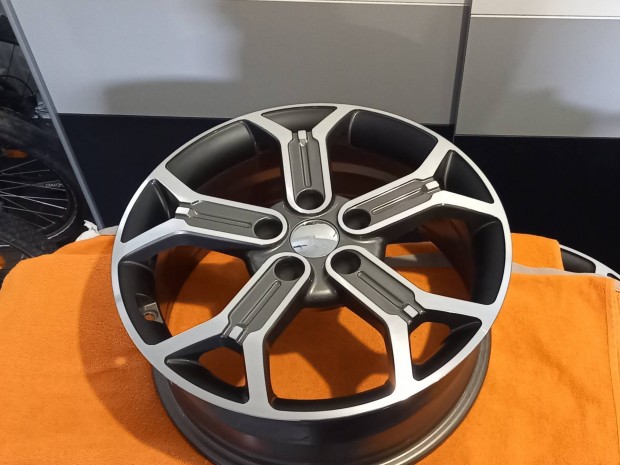 5x114.3  17 alufelni garnit�ra