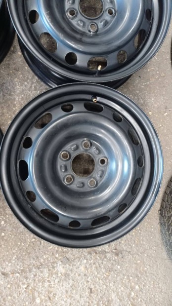 5x114,3 lyukosztású 16 colos Gyári Mazda használt acél felni garnitúra