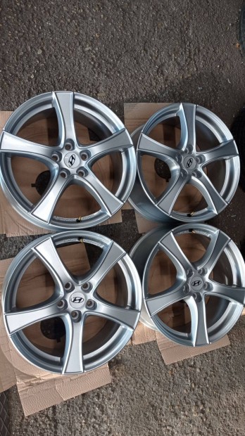 5x114,3 lyukoszts Hyundai/Kia j 18 colos alu felni garnitra