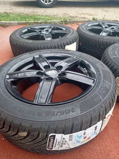 5x114,3 r16 Hyundai j lakkfekete alufelni, tpms