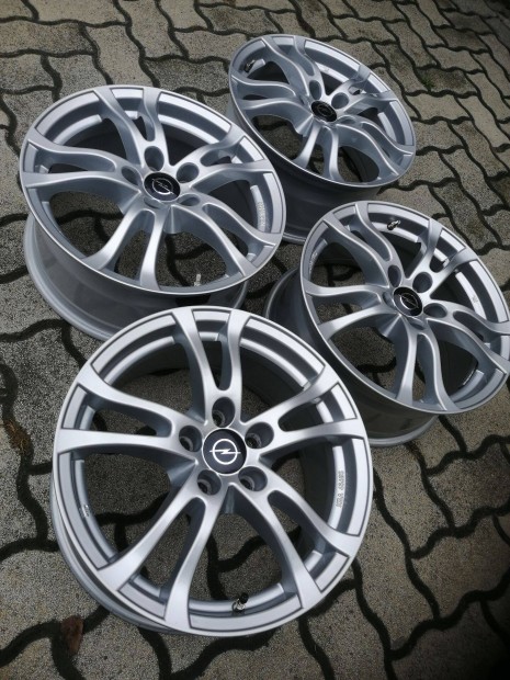 5x115 Opel Astra, Ampera, Antara, Zafira C 17" alufelni + Tpms