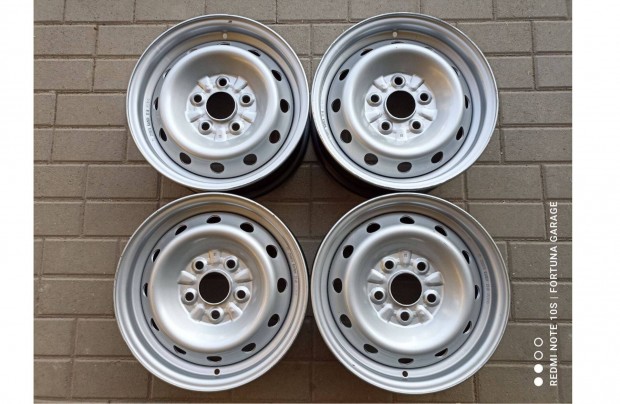 5x120 15" Hyundai H1 újszerű lemezfelni garnitúra (R337)