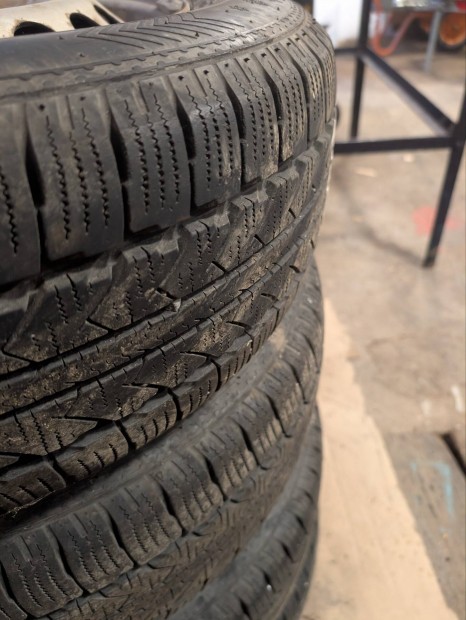 5x120 16 lemezfelni C-s tligumival 