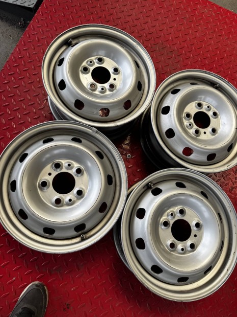 5x120 6x15 Iveco gyári felni