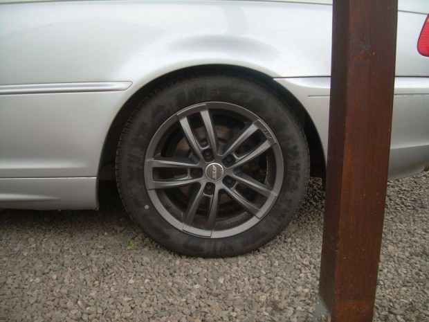 5x120 BMW 16 col alufelni nyári gumikkal
