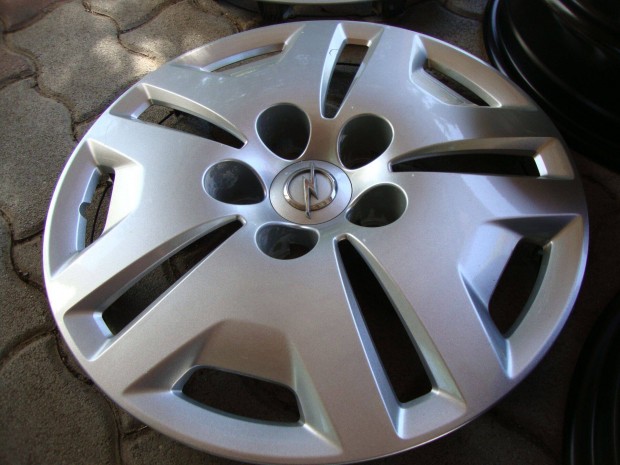 5x120 Opel Insignia 16" gyri lemezfelni dsztrcsval