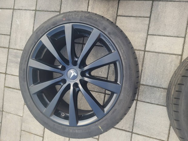 5x120 R19 fekete alufelni