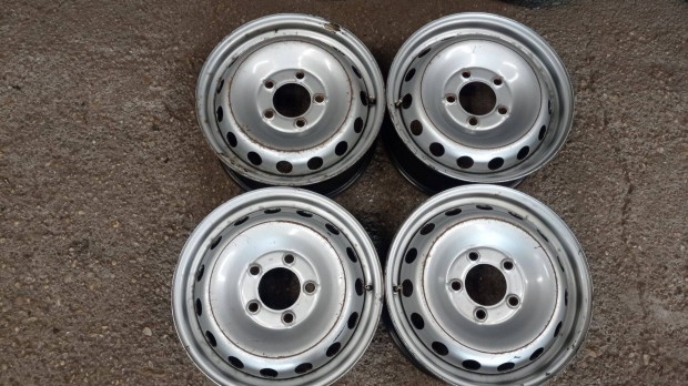 5x130 lyukosztású használt 16 colos Renault, acél felni garnitúra olcs