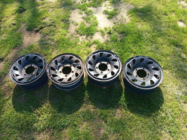5x139,7 15 colos Suzuki cseppmintás felni