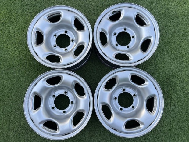 5x139.7 16" Suzuki Vitara gyri lemezfelni 7Jx16h2 ET5