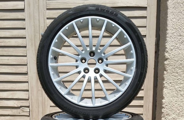 5x98 R17 Alfa Romeo Alufelni nagyon jó gumival 215/45 Fiat Lancia