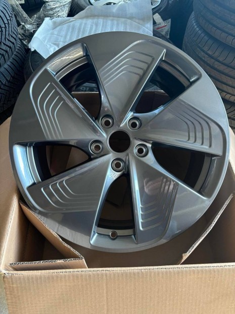 5x 112 5 x 112 új Seat Cupra Born alufelni 18 col 10E601025N Ár/db