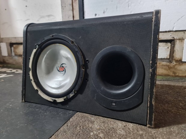 600W Kenwood mélynyomó, JBL ládában