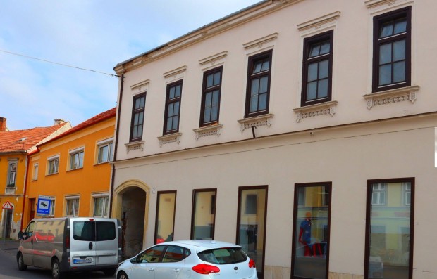 600 nm-es ingatlan Sopron belvrosban !
