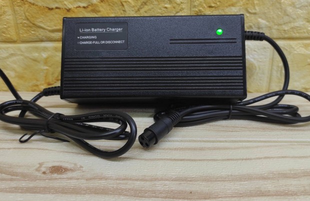 60V71.4V 3A 17S lítium akkutöltő A-B-C-D-E csatlakozós kerékpár moped
