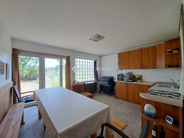 60 nm-es h�z elad� Baja