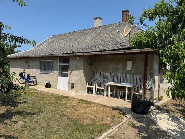 60 nm-es h�z elad� Egyek