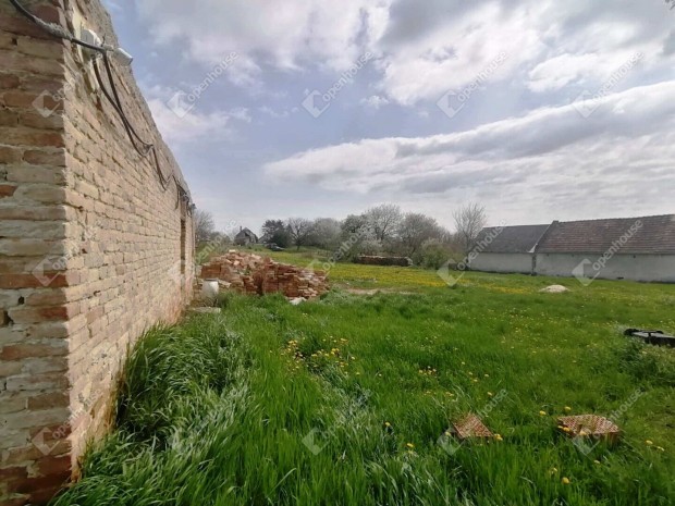 60 nm-es h�z elad� Szentp�ter�r