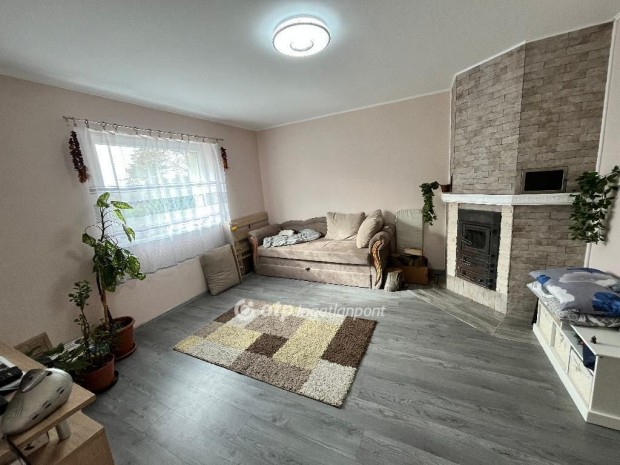 60 nm-es h�z elad� T�pi�gy�rgye