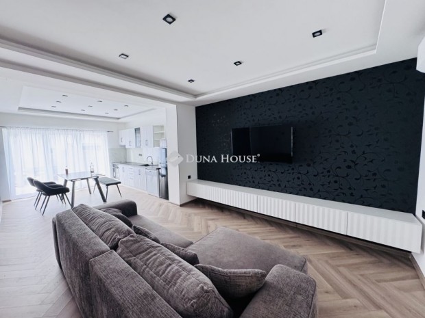 60 nm-es lak�s elad� Hark�ny