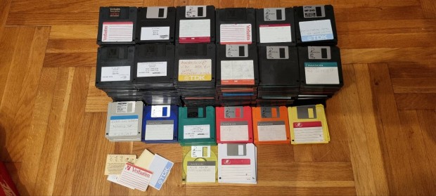 616 db 1.44 MB-s kis floppy lemez 