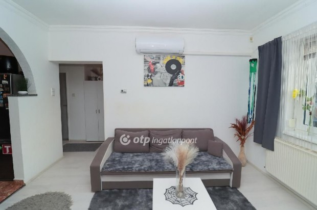 61 nm-es h�z elad� T�k�l