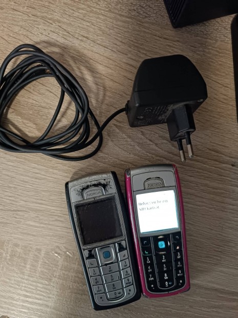 6230, 6230i 2 db mobiltelefon egyben