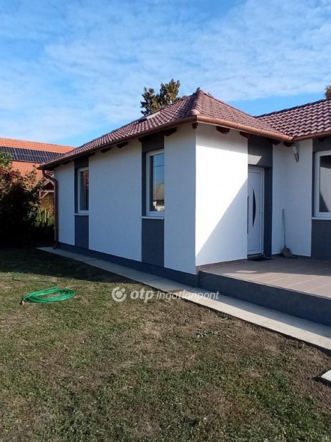 62 nm-es h�z elad� Ab�dszal�k