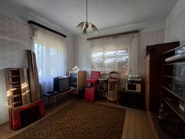 62 nm-es h�z elad� Bihardancsh�za