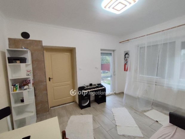 62 nm-es h�z elad� Szeghalom