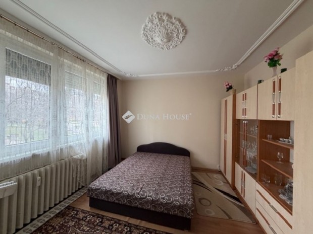 63 nm-es lak�s elad� Kecskem�t