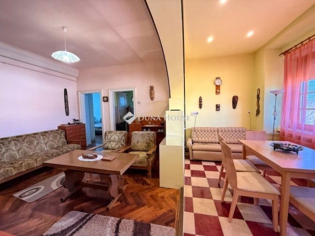 63 nm-es lak�s elad� P�tf�rd�