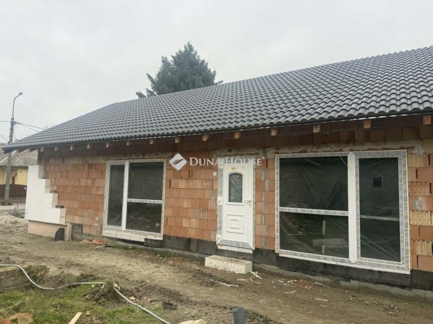 63 nm-es lak�s elad� Szigetszentm�rton