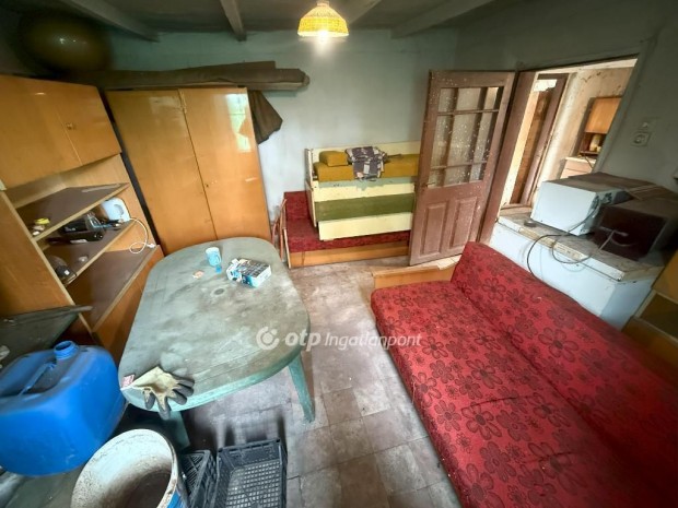 64 nm-es h�z elad� Tiszak�cske