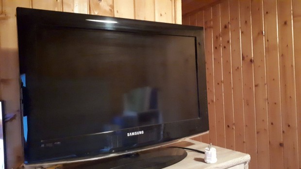 65cm Samsung tv elad